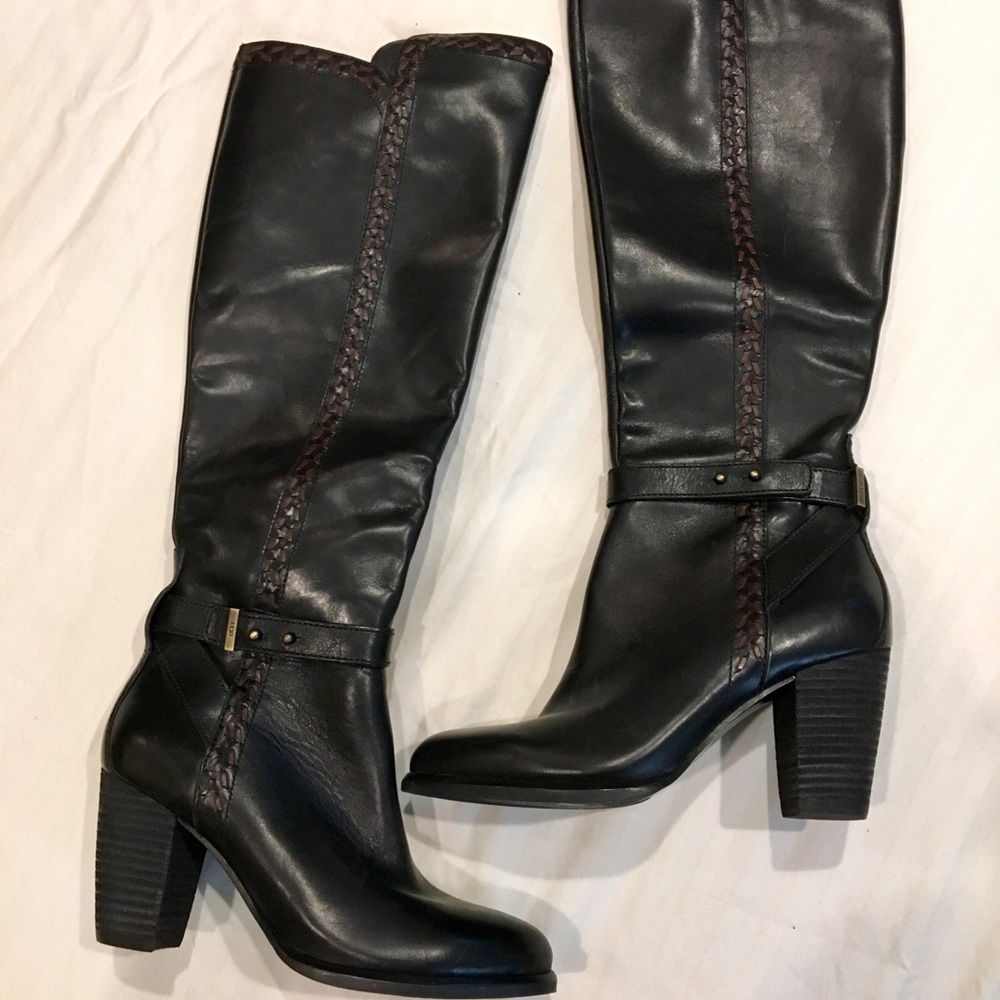 Uggs boots never used